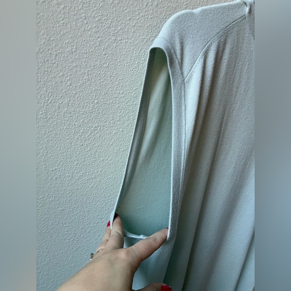 Zara Knit Button Up Vest in Gray (Size:L) - Picture 13 of 17